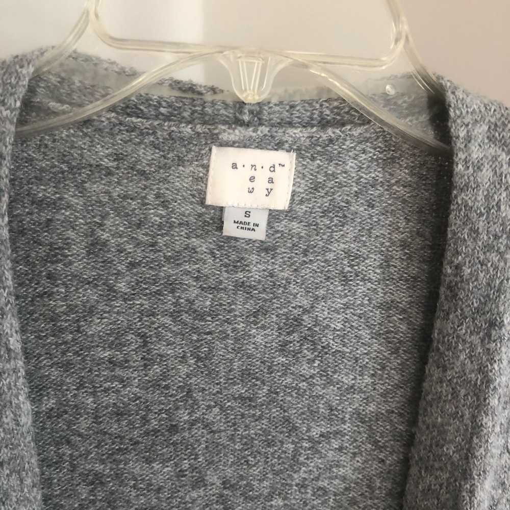 Cardigan - Picture 2 of 4